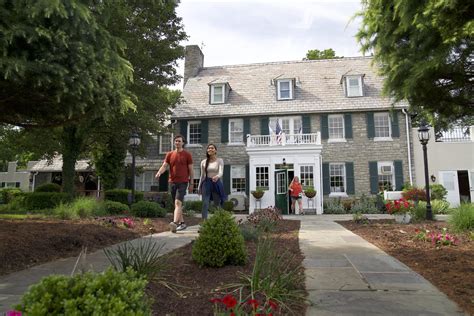 7 Small but Vibrant WV Towns You’ll Need Several .